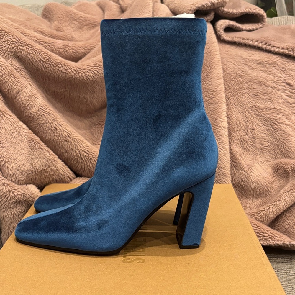 Steve Madden Velvet Blue Heeled Boots